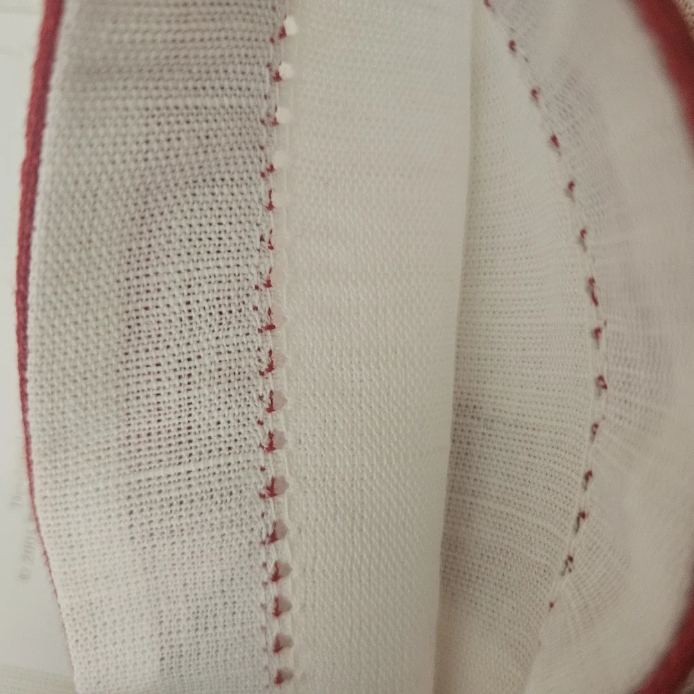 Williams Sonoma Red and White/cream Table Linen